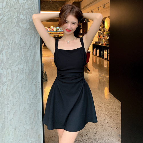 NIAW AN袅安麋鹿收腰肩带显瘦A摆约会褶皱连衣裙小黑裙