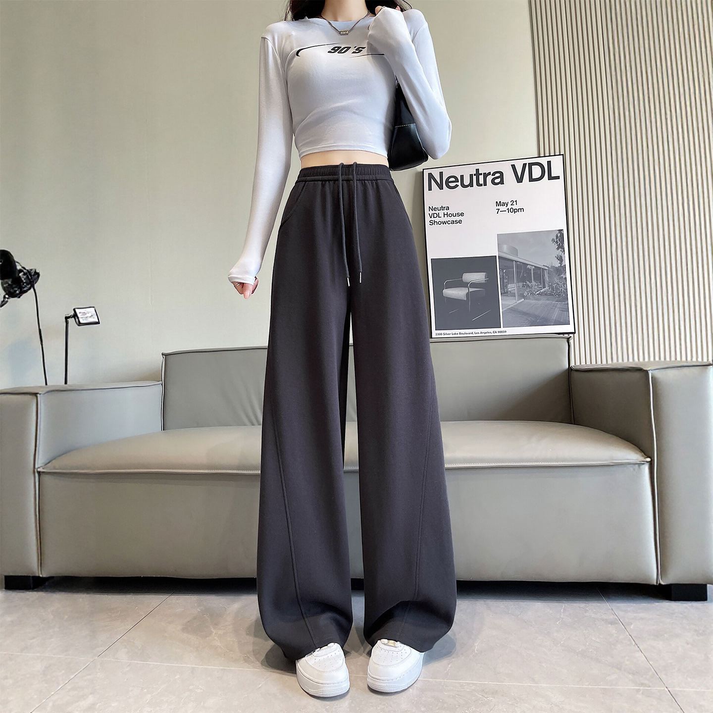 深灰色弯刀阔腿裤女2026秋新款大码高腰垂感宽松显瘦香蕉运动卫裤