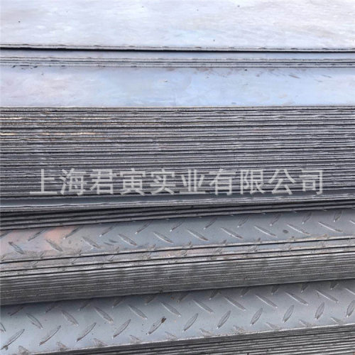 厂家直销本钢3.0*1060花纹钢板加工踏步花纹板折边质量号加工
