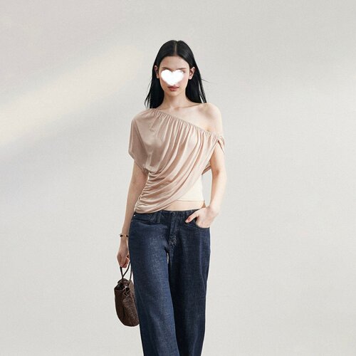 WITHMIN 斜肩上衣高级感性感露肩辣妹纯欲夏季新款显瘦短袖女t恤
