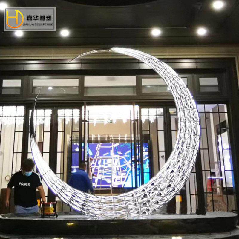 不锈钢水景月亮雕塑制作镂空大型雕塑