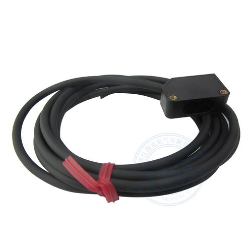 E3Z-D61方形光电开关D62 D81 R61 T61-D-L 常开常闭可调24V 12V