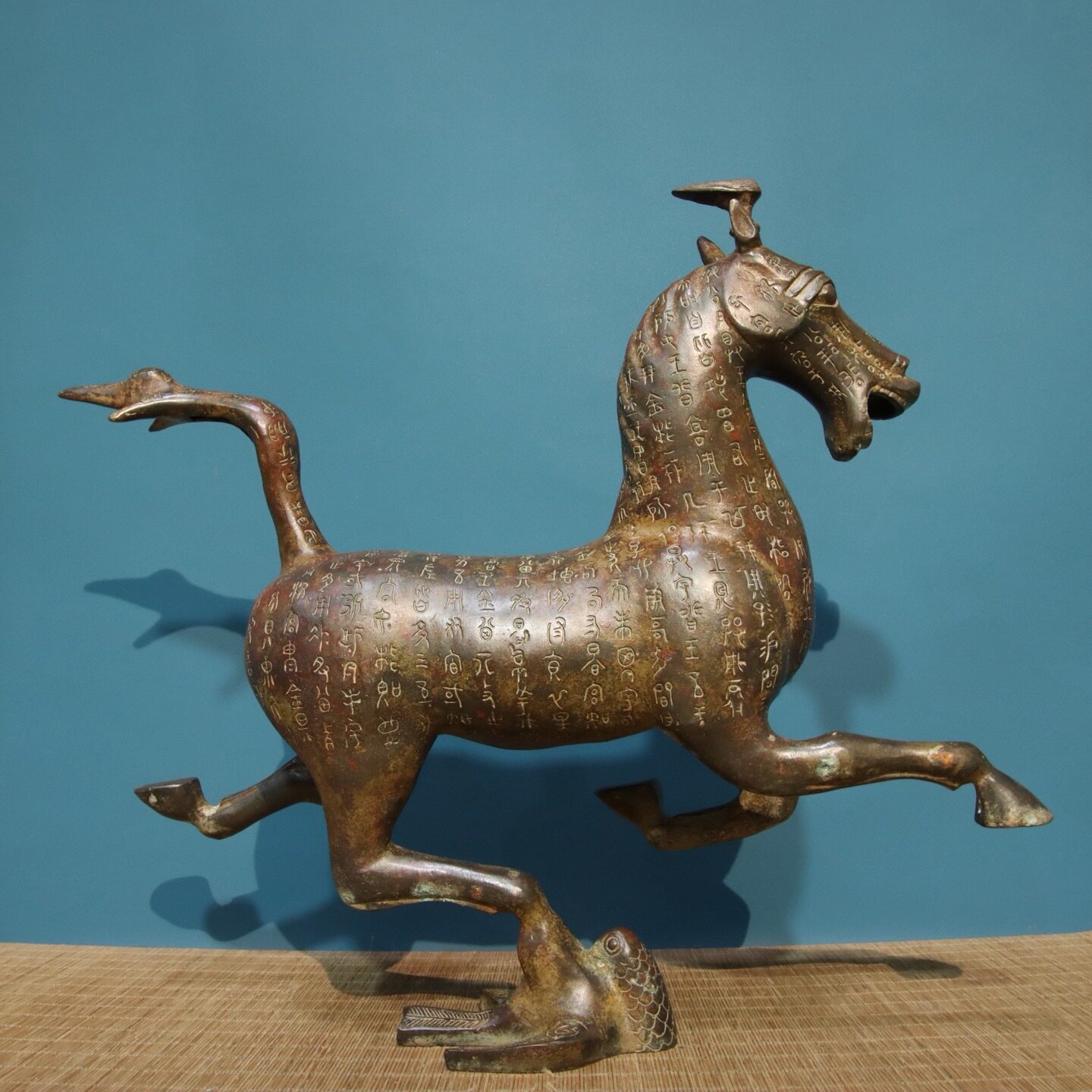 仿古青铜器甘肃博物馆马踏飞燕装饰影视道具博物馆特色收藏工艺品