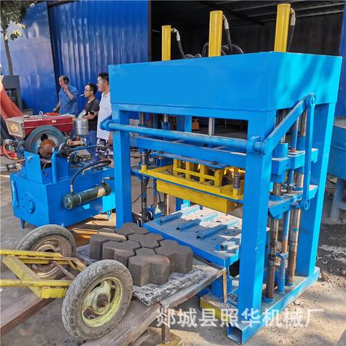 QT4-30 柴油动力液压水泥人行道铺路砖和混凝土空心砌块砖机器