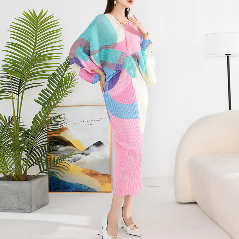 2023女装新款印花蝙蝠袖大码连衣