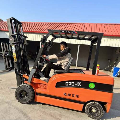 工厂跨境出口新能源电动搬运车1吨1.5吨2吨2.5吨吨.5吨叉车