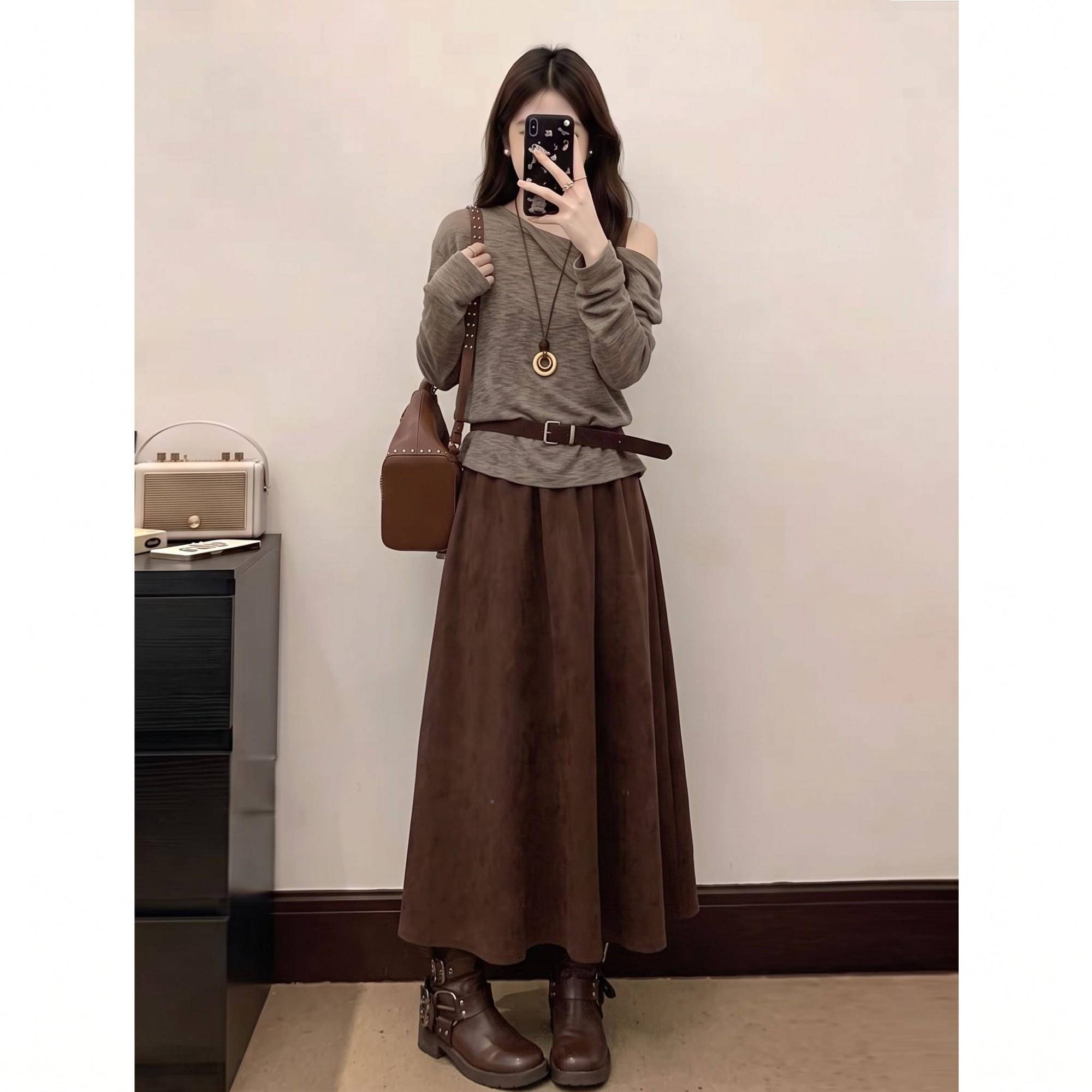 欲显风露肩上衣半身裙两件套女纯20VRY肉26秋季大码胖mm瘦遮时尚