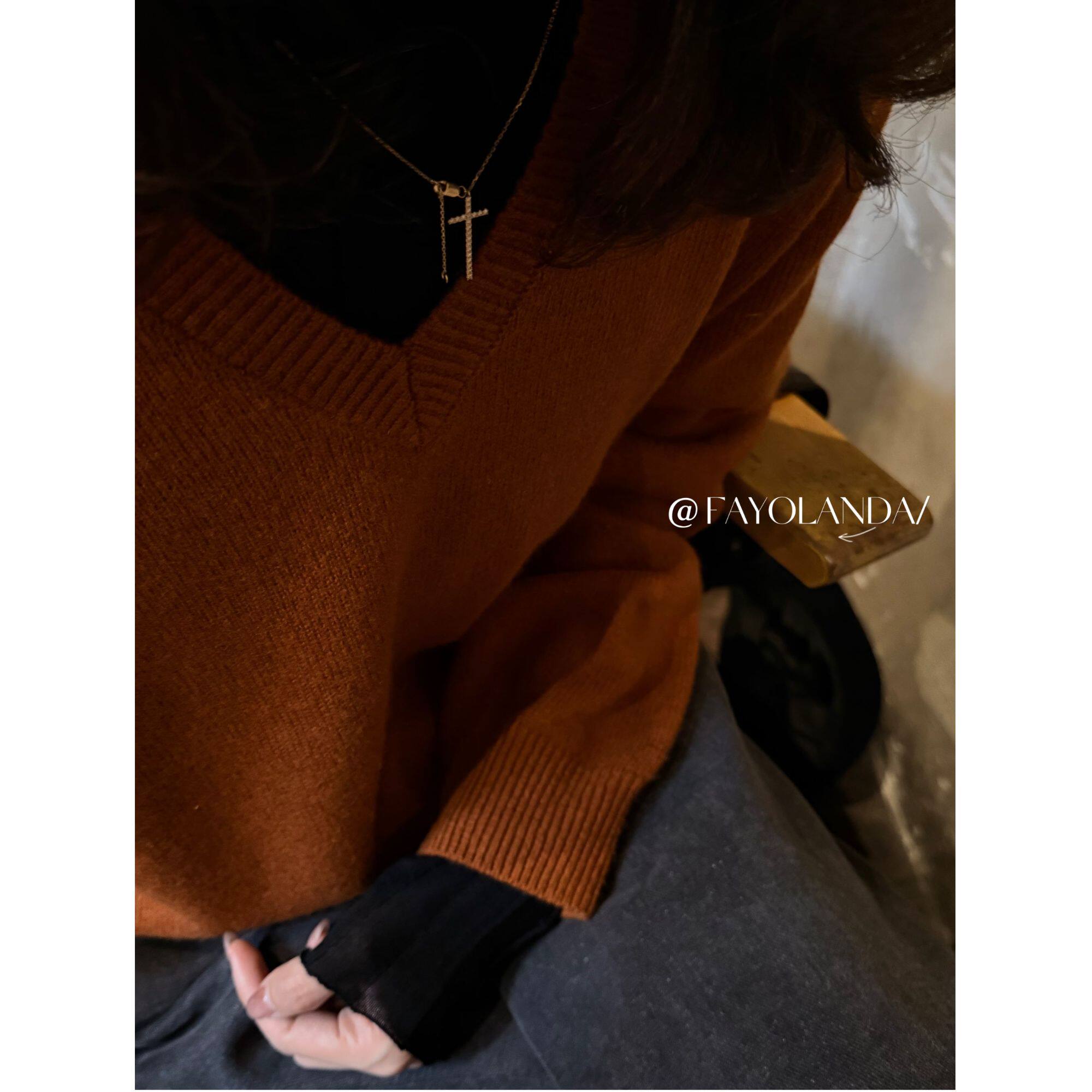 FAY法式复古暖橘调V领显白针织衫(1H2402)