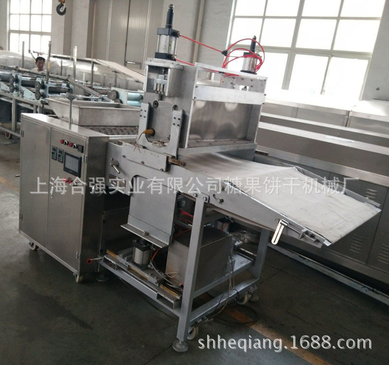 HQ-400/600全自动饼干、曲奇巧克力注心机组奶油果酱饼干生产线