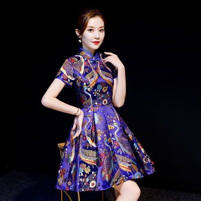 2026新款改良旗袍夏季蓝色刺绣晚礼服风短款小个子模特走秀演出服
