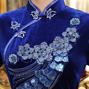 2026新款经典丝绒旗袍妈妈装旗袍裙秋冬装中老年礼服中长款连衣裙