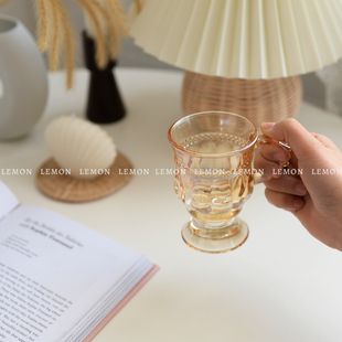 ins风琥珀色玻璃杯带把网红复古茶色水杯家居装饰摆拍拍照道具