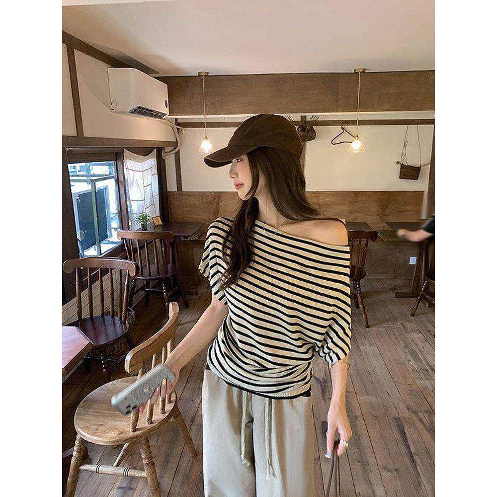 韩系条纹斜肩针织T恤女2026新款夏季慵懒风显瘦百搭短袖上衣