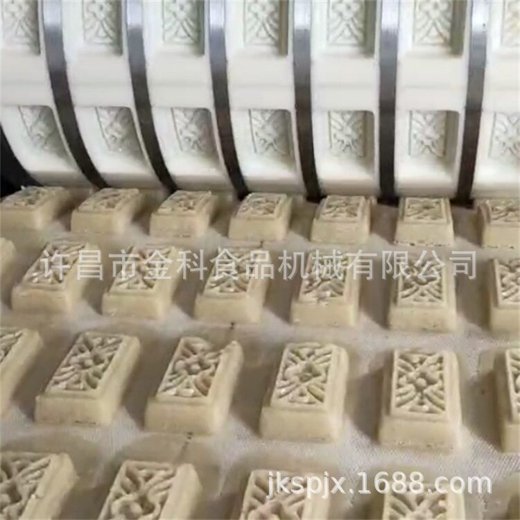 经济实用桃酥机.绿豆糕曲奇饼金科桃酥机自动成型撒芝麻摆烤盘