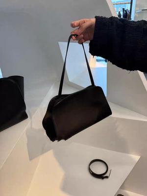 随意对比！ROW进口马鞍皮】TB家皮质超细腻/人手一个的手提斜挎包