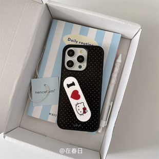 在春日韩系经典 波点Kitty创可贴推拉支架手机壳适用iPhone16promax全包17Promax磨砂16Pro女生壳14pro苹果15