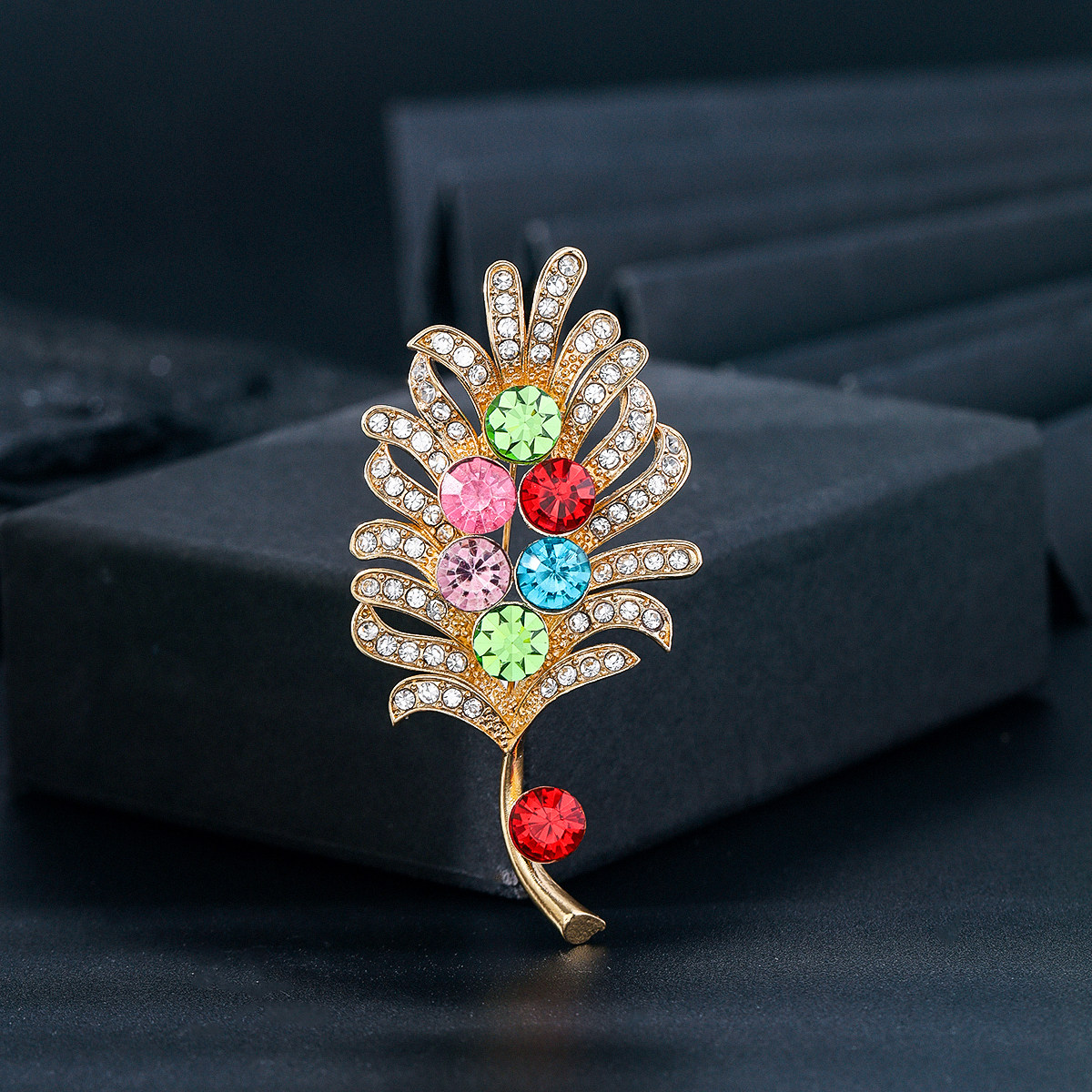 高级感合金镶钻彩色羽毛胸针气质优雅个性独特女士服装配饰品别针