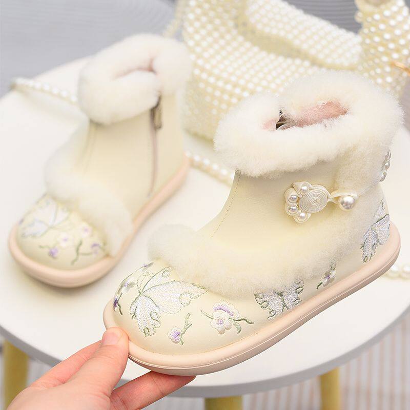 冬季女童真皮国风雪地靴