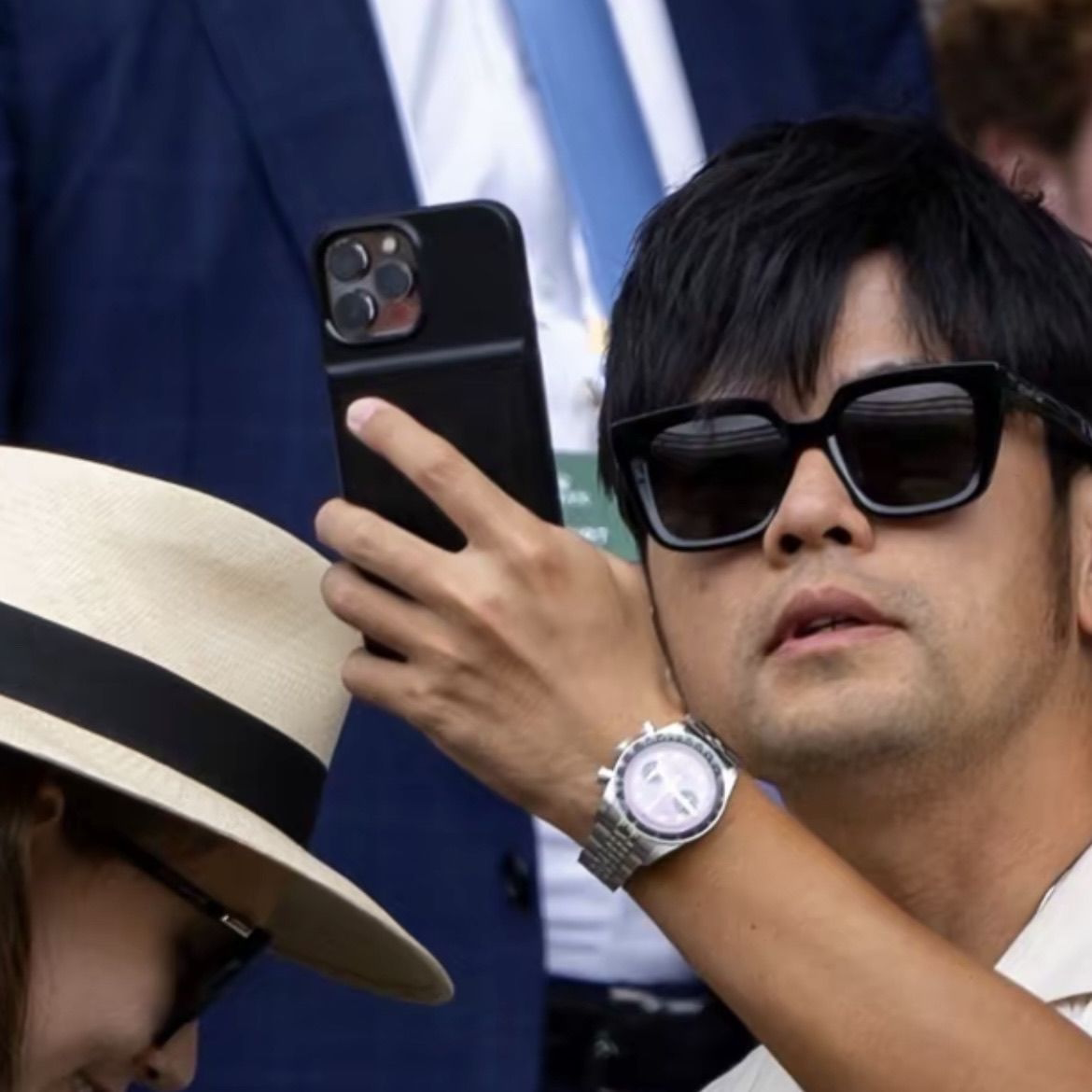 周杰伦同款简约手机壳ins风小众创意菲林亮面硬壳适用苹果15红米k70荣耀90华为MATE60防摔IQOONEO8软一加ace3