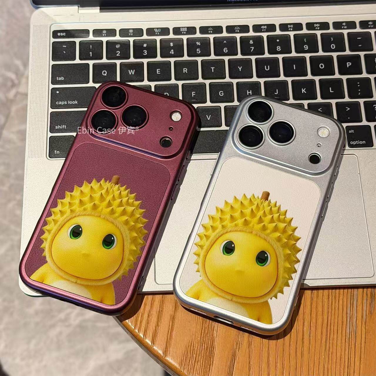 榴莲奶龙适用苹果18pro手机壳新款荔枝纹iphone18/17promax酒红色