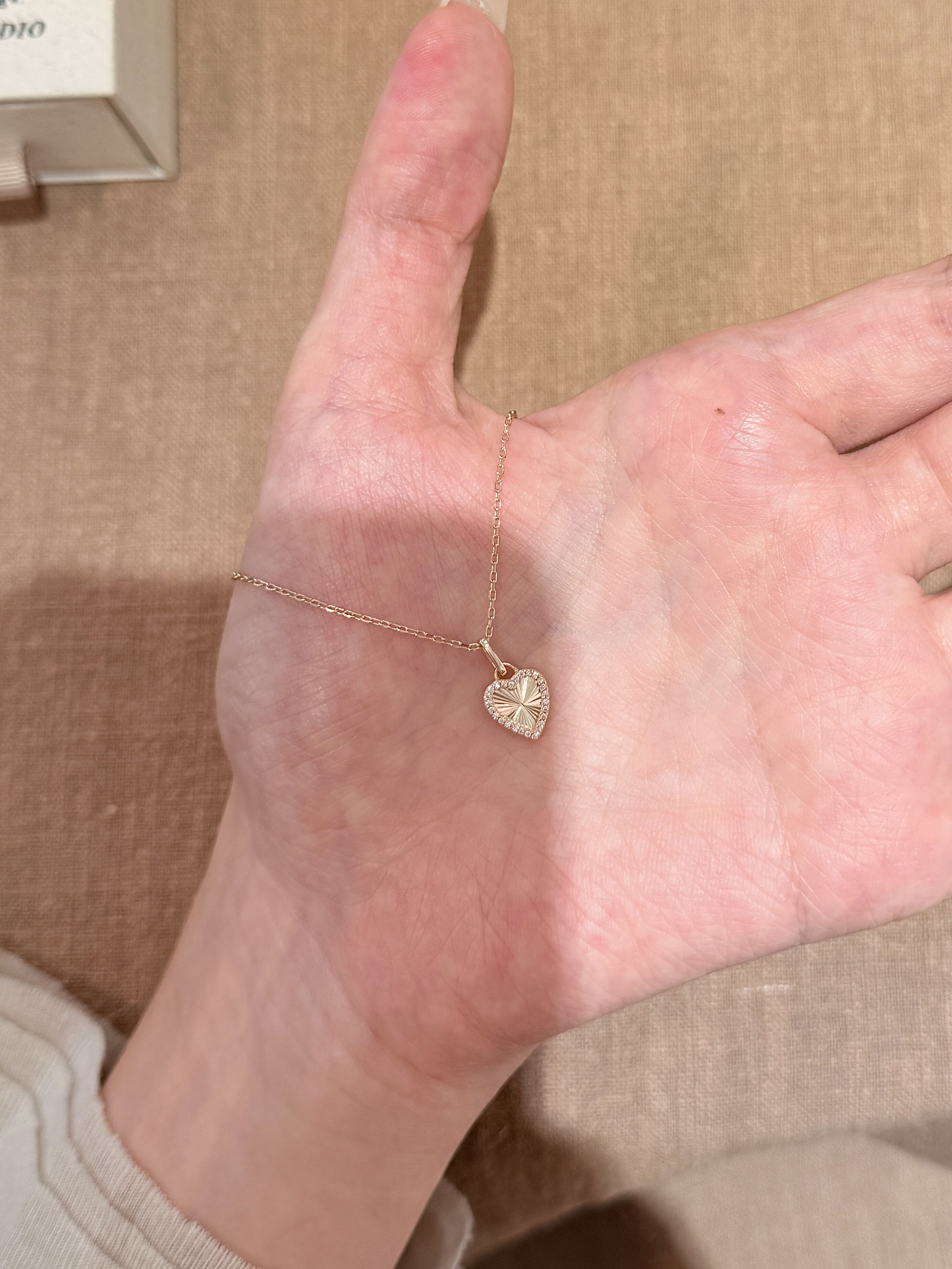 s925纯银镭射碎钻爱心吊坠精致轻奢高级感项链