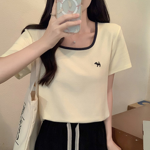 奶呼呼温柔风方领短袖T恤修身显瘦撞色边小狗刺绣设计感百搭上衣