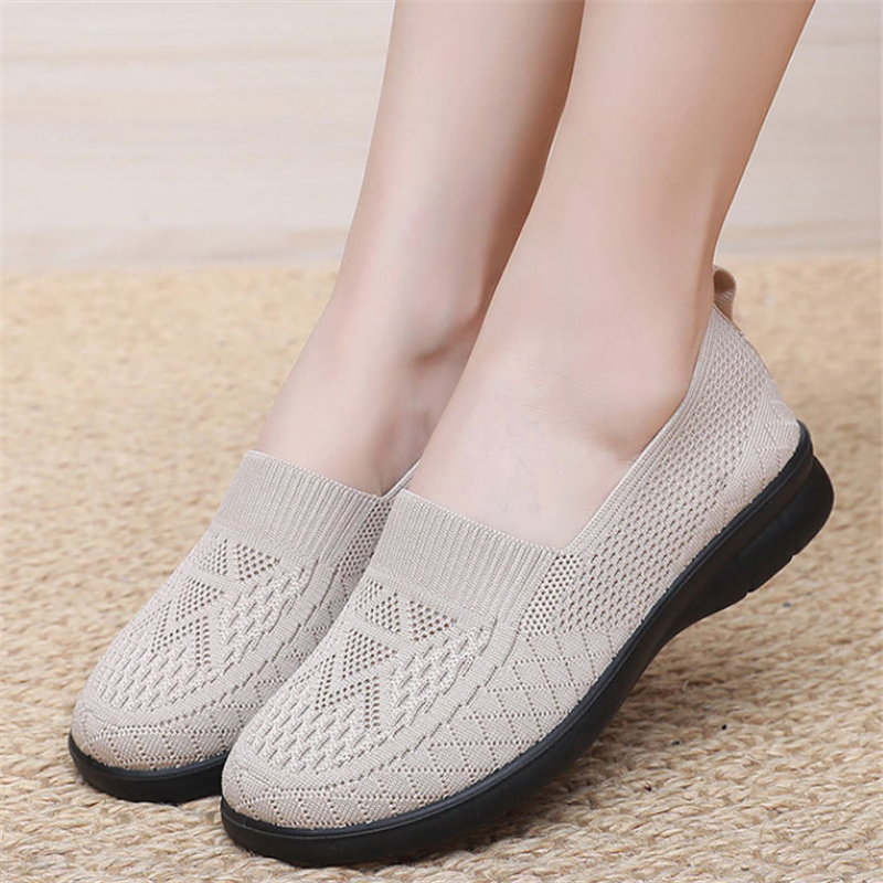 春秋网鞋女透气网面休闲鞋2026新款妈妈鞋子软底不累脚薄款运动鞋