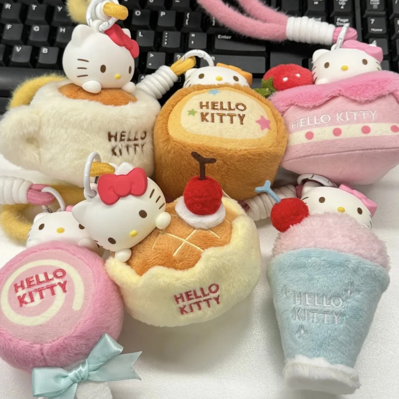 名创优品hello kitty甜蜜工坊毛绒香薰系列可爱手办送礼物盲盒乖
