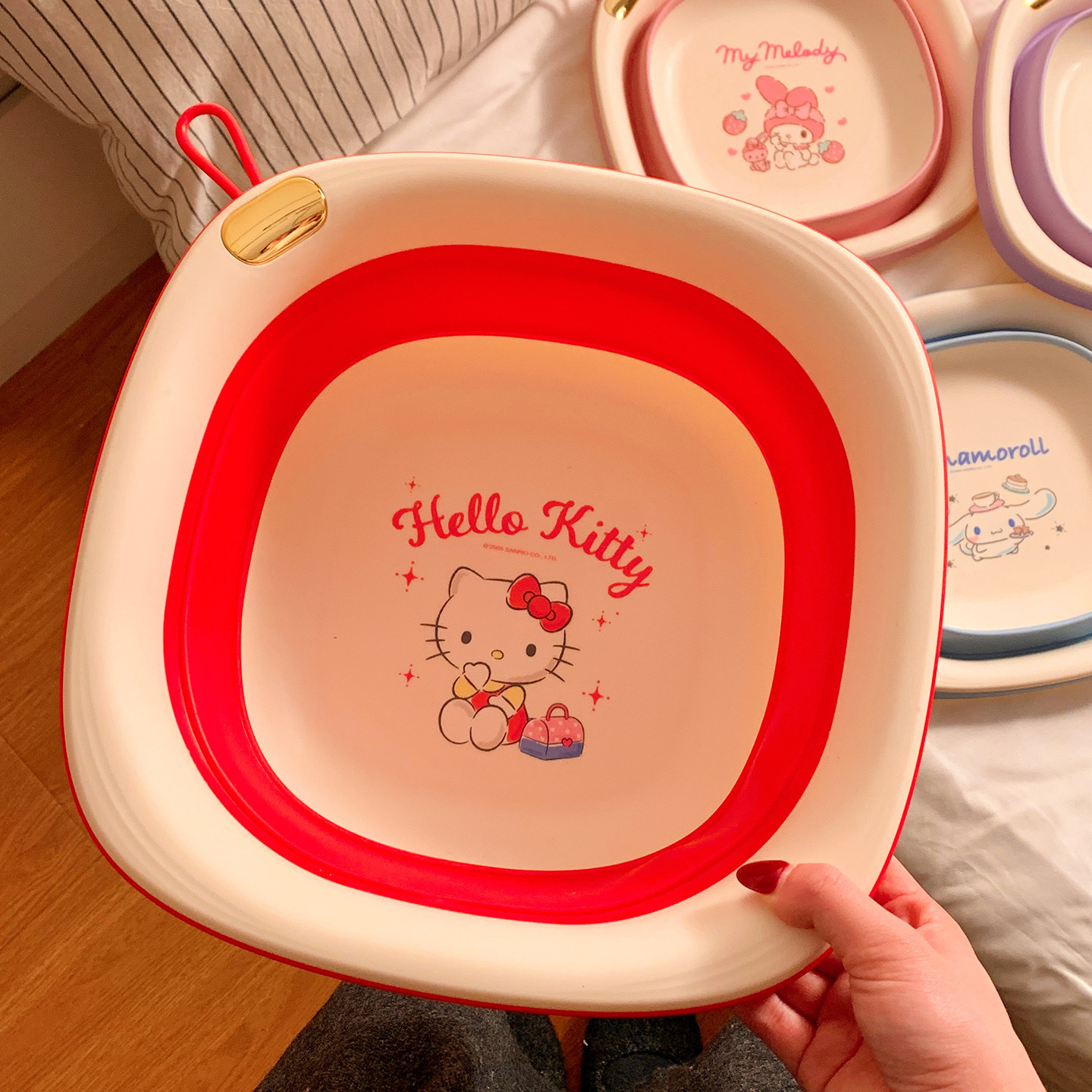 可爱hellokitty折叠洗脸盆家用便携式小盆子学生宿舍洗衣服洗衣盆