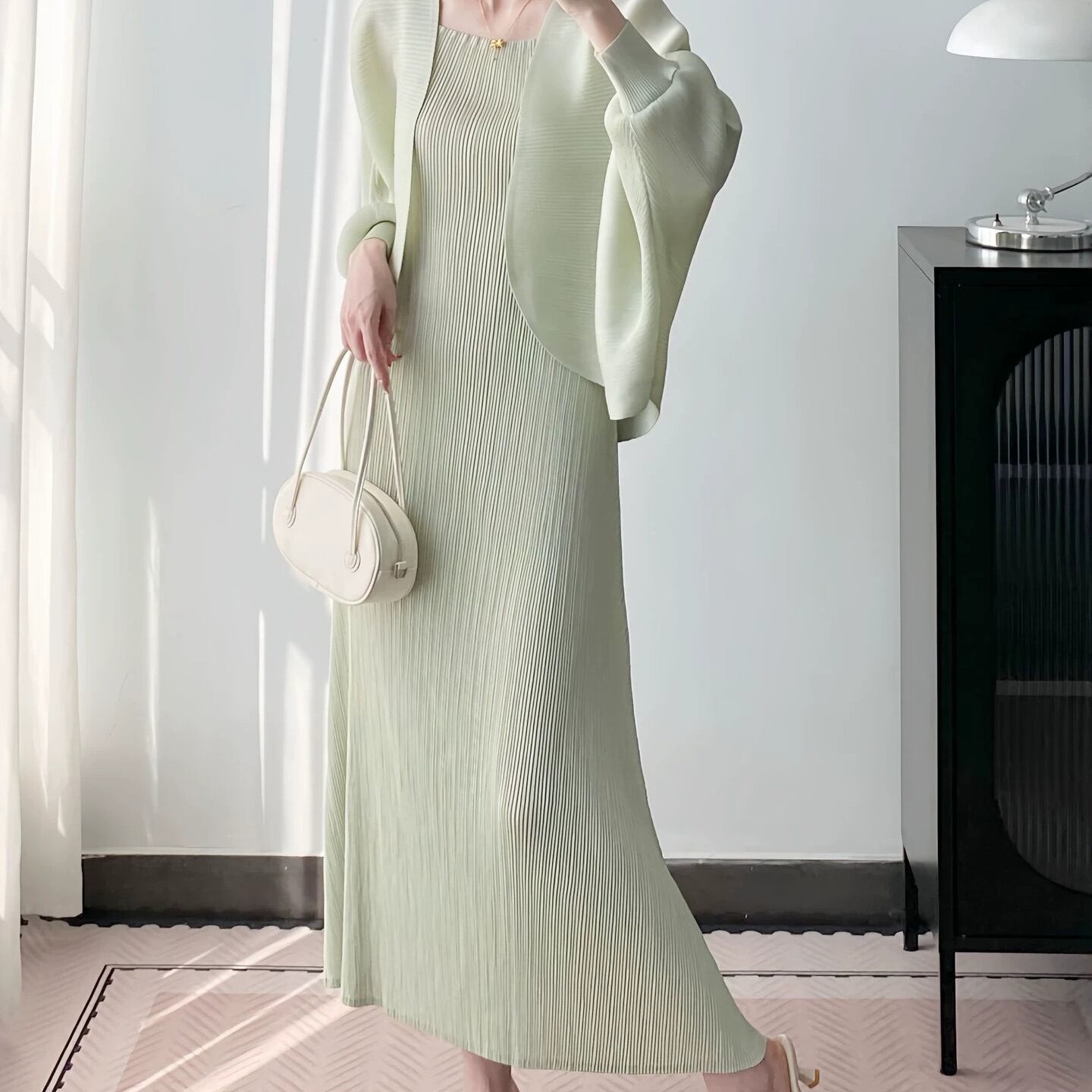 三宅风褶皱高级感夏季女套装2026蝙蝠袖开衫吊带连衣裙搭配一整套