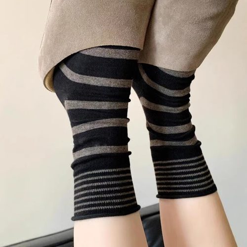 咖色系太适合秋冬啦！条纹袜是真的显腿细~粗细纯色秋冬袜子女长