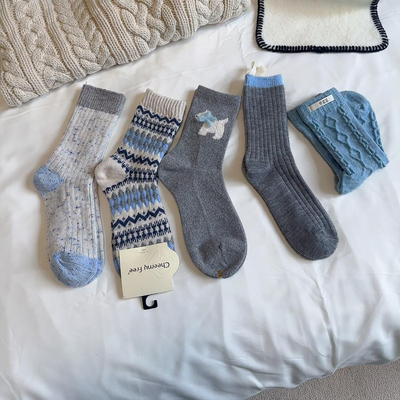 降温啦~灰蓝羊毛系列又上新了~每一双都是绝美！袜子女秋冬厚款