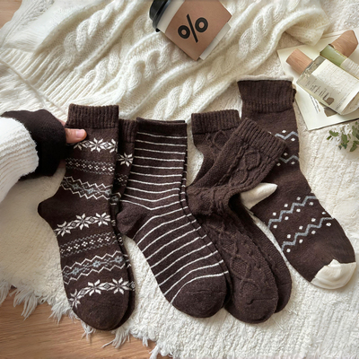 栗子可可~浓郁复古氛围感真的太赞了！袜子女秋冬羊毛保暖加厚款