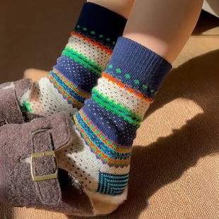 一眼爱上的复古费尔岛袜袜~绝美的色彩搭配~袜子女秋冬厚款暖和棉