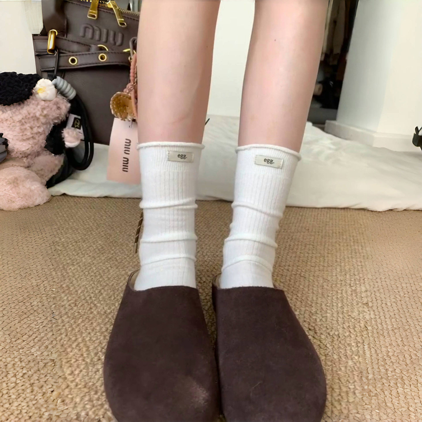 软软糯糯的小布标袜子真的很能搭啊~高级慵懒感~袜子女纯色中筒棉