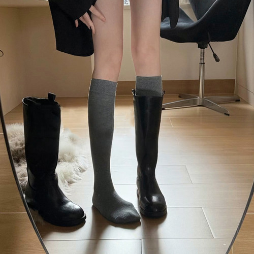 是时候买一双长筒袜搭配美美的靴子咯~常青深灰绝美~袜子女长堆堆