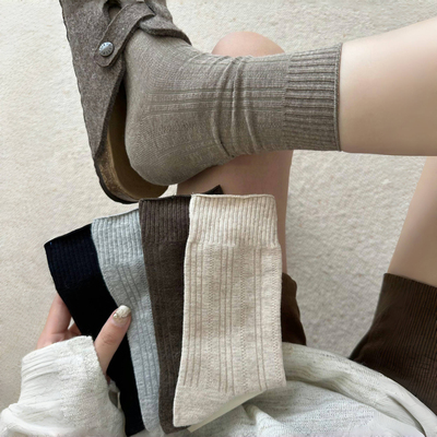 咖色系的清冷感简直了~搭配勃肯鞋巨好穿！软软糯糯的~袜子女秋冬