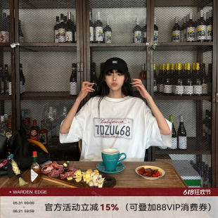 韩好甜WARDEN EDGE白色车牌印花T恤女夏宽松显瘦阔版短袖圆领上衣