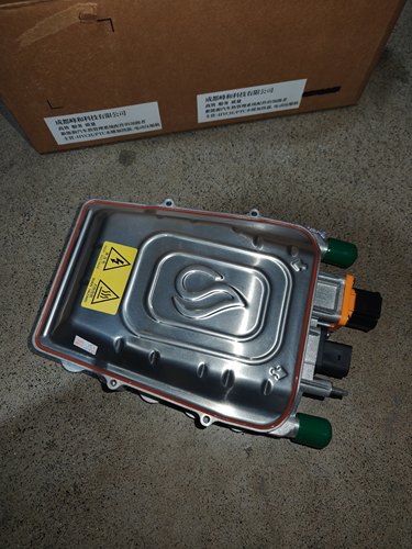 威马E5 新能源汽车空调高压加热器
