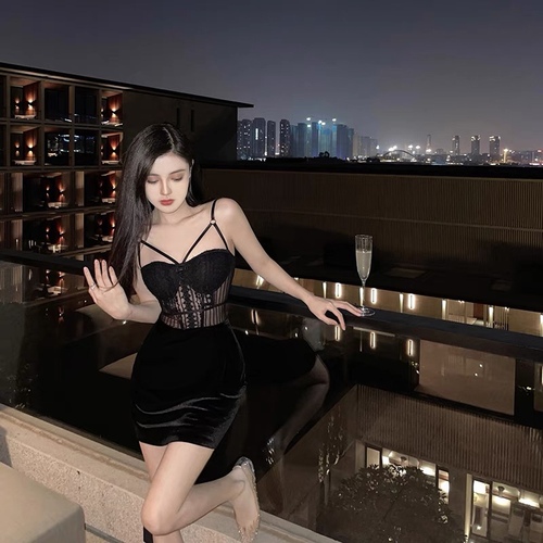 爱羽服饰 AYUF8823