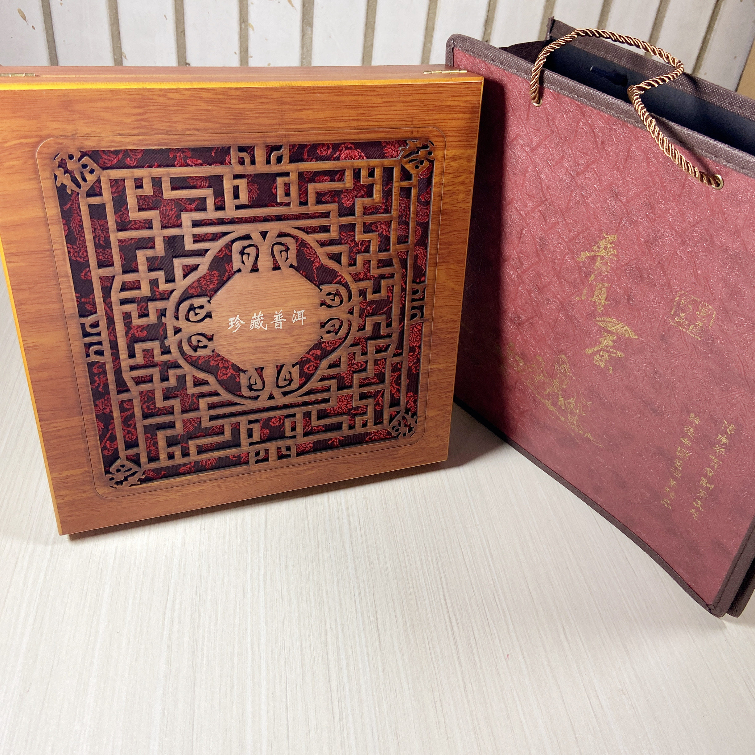 包邮357g普洱茶包装盒镂空礼品茶包装木盒单饼双饼空盒茶叶空礼盒