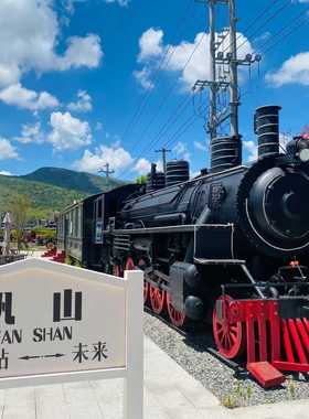 大型复古蒸汽火车头一比一定制