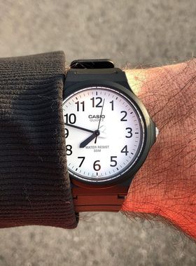 卡西欧 ins风小黑表mq24 男女学生情侣手表 MQ-24-7B2/MW-240-7E