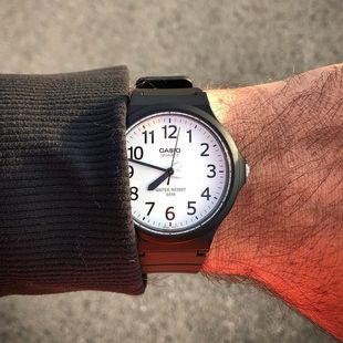 7B2 卡西欧 240 男女学生情侣手表 ins风小黑表mq24