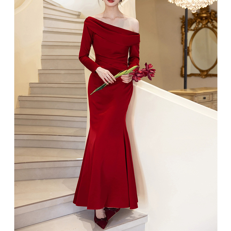 新款气质酒红色长袖一字肩敬酒服新娘订婚结婚鱼尾晚礼服女主持人
