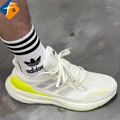 阿迪达斯男子缓震透气跑步鞋