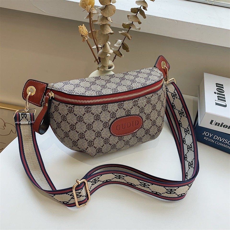 2025新款时尚休闲胸包女通勤手机包百搭ins超火单肩斜挎包小包包,箱包皮具/热销女包/男包,胸包,淘宝优惠券,粉丝福利购,淘宝优惠卷