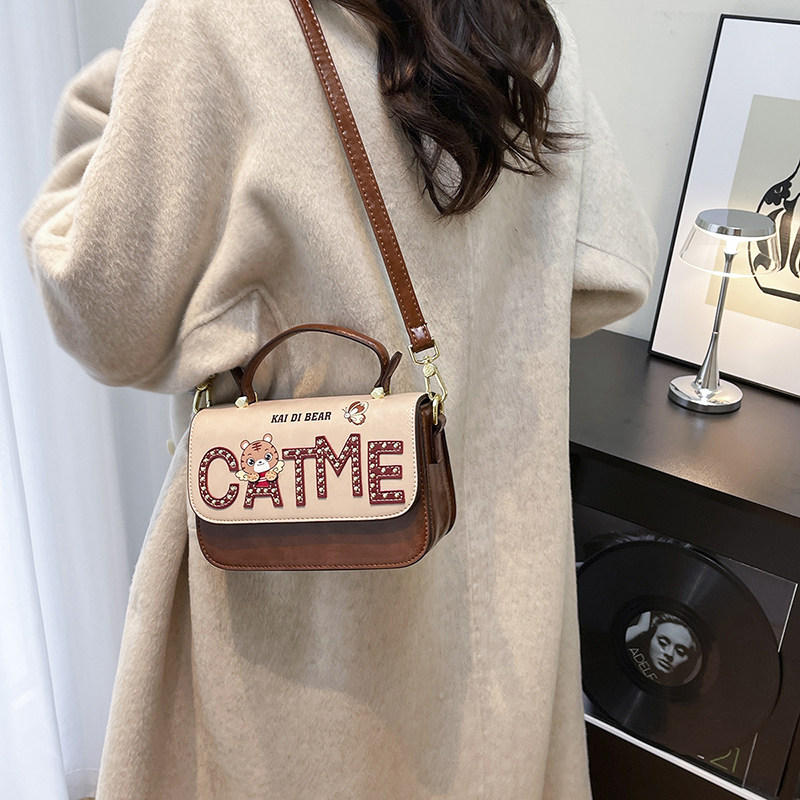 2026新款卡通小熊单肩背包网红小方包女高级感撞色通勤手提斜挎包,箱包皮具/热销女包/男包,通用款女包,淘宝优惠券,粉丝福利购,淘宝优惠卷