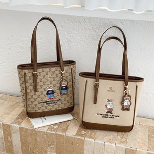 2025新款 手提包小熊刺绣帆布单肩托特包 小众设计大容量通勤包女式