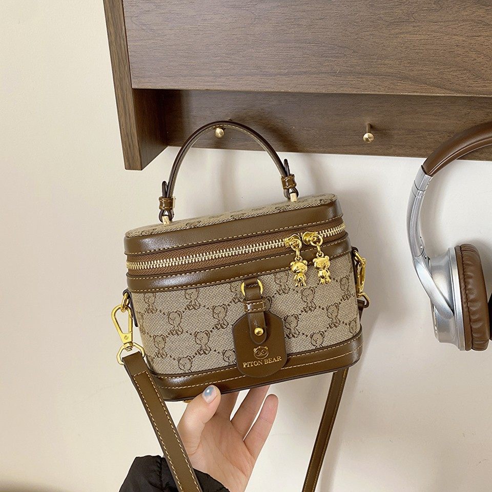 精致质感小众小包包女2025新款卡通盒子小方包百搭爆款单肩斜挎包,箱包皮具/热销女包/男包,小方包,淘宝优惠券,粉丝福利购,淘宝优惠卷